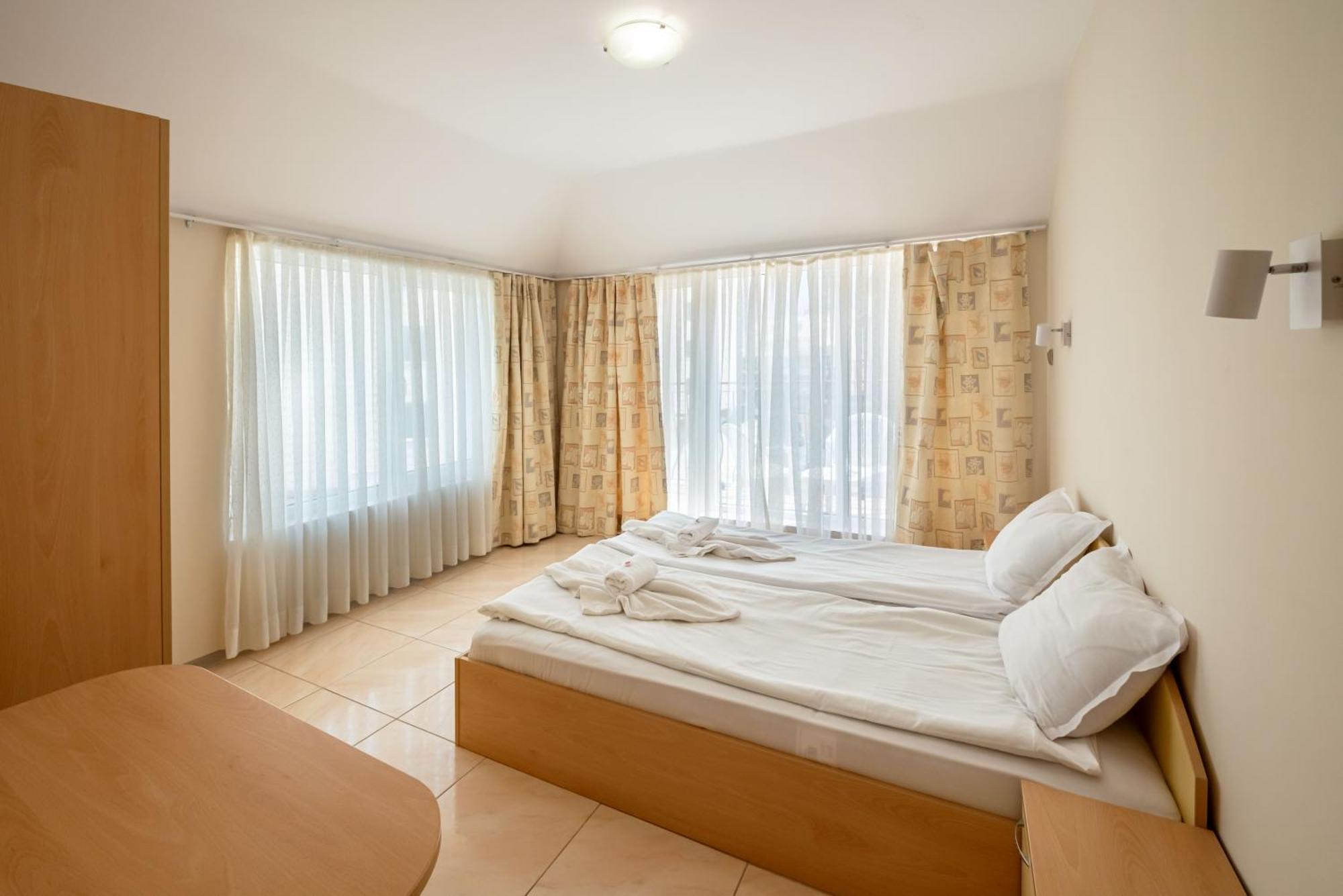 Perla Apartments Nesebar Bagian luar foto